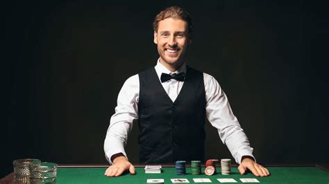 casino poker dealer salary